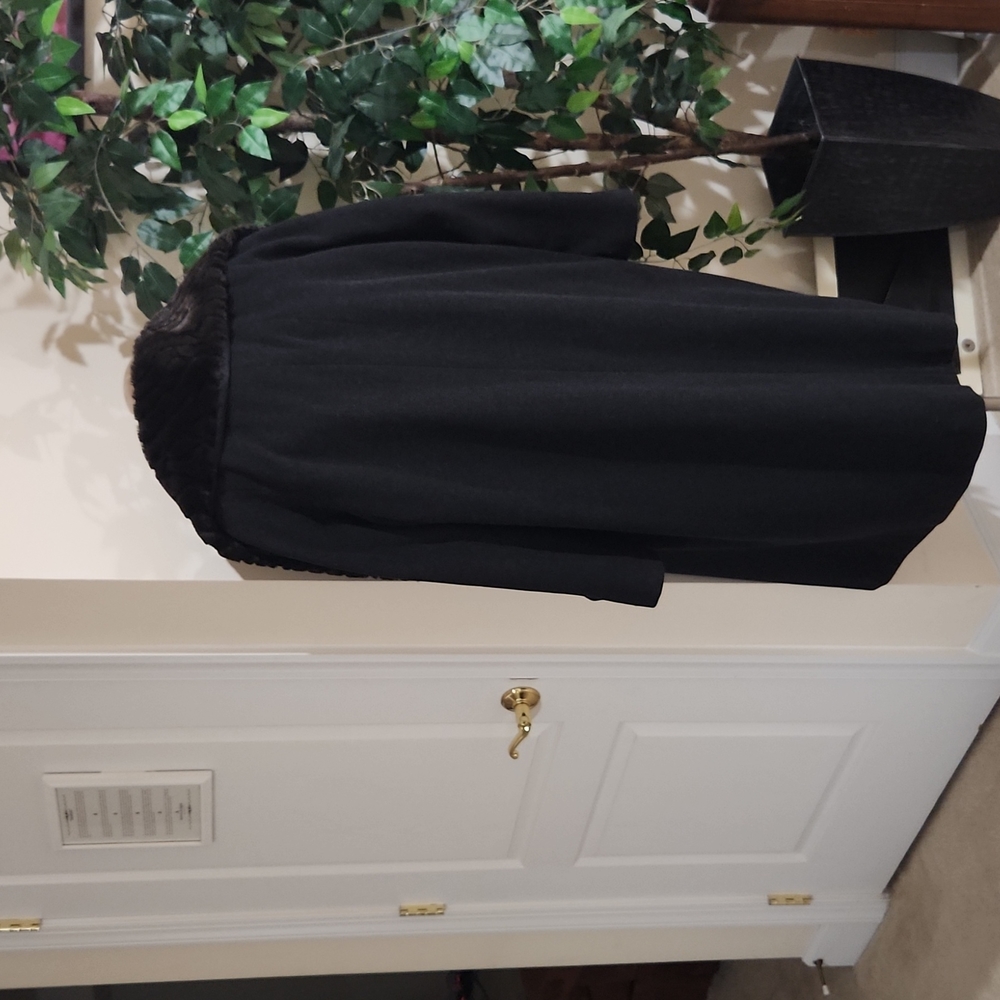 Coat - Picture 4 of 5